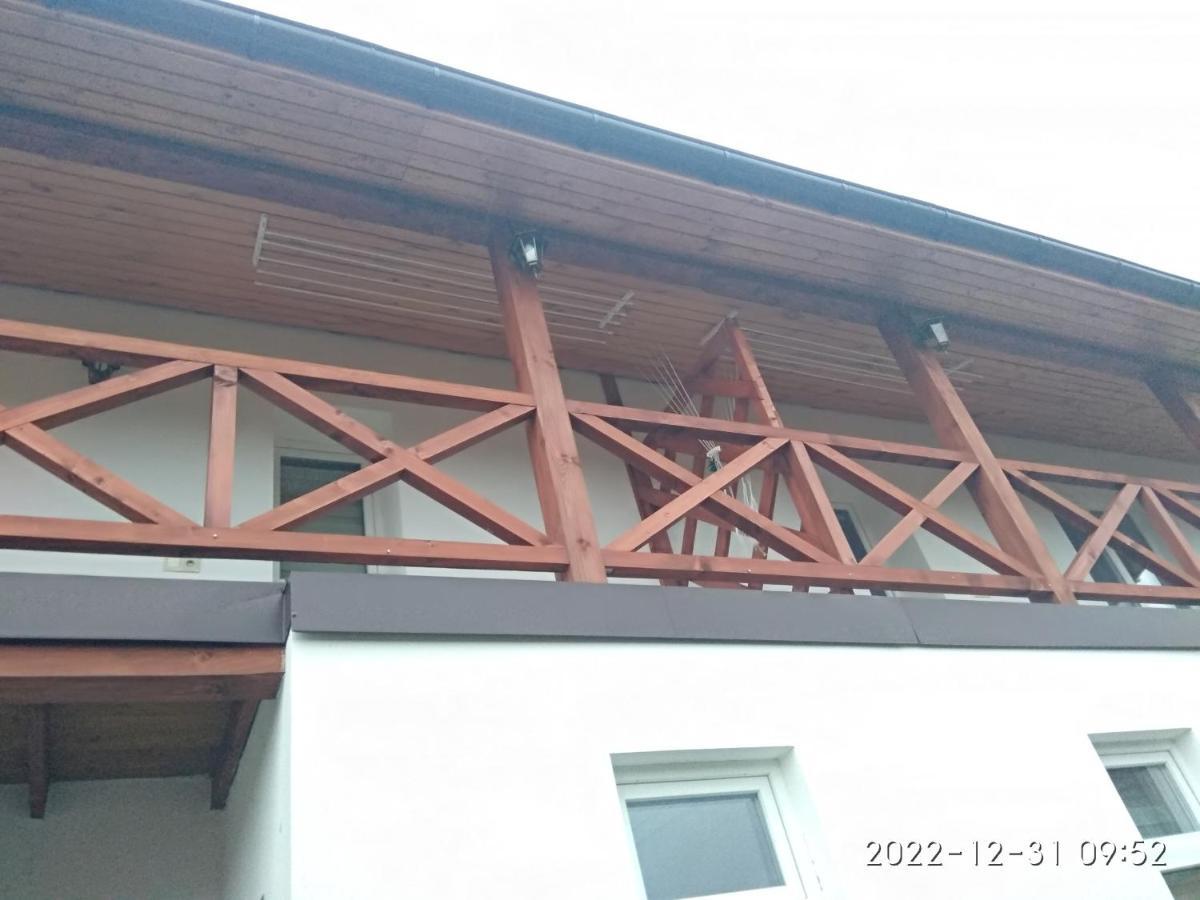 Nestg Guest House Fülöpfalva Kültér fotó